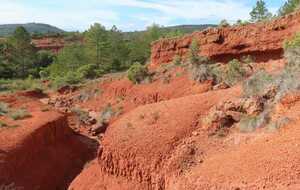 Le sentier des terres rouges - Serres